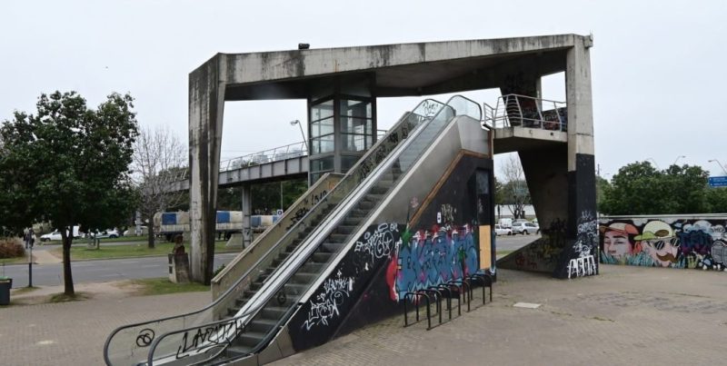 Santa Fe: la Municipalidad planifica la refacción del deteriorado puente peatonal de Avenida 27 de Febrero