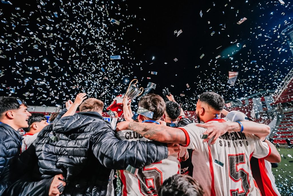 Colón de San Justo volvió a hacer historia y levantó la estrella 18