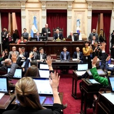 Con 37 votos a favor, el Senado aprobó el proyecto del Gobierno para agilizar desalojos y limitar expropiaciones