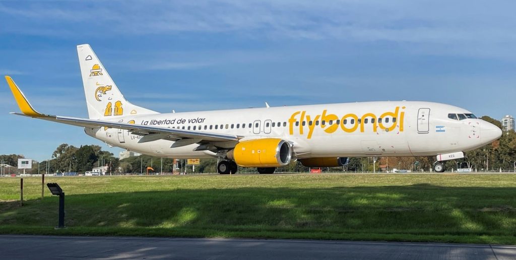 La Justicia embargó las cuentas de Flybondi por una millonaria deuda fiscal con ARCA