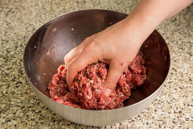 Salud de Entre Ríos advierte que los menores de cinco años no deben consumir carne picada para prevenir el SUH