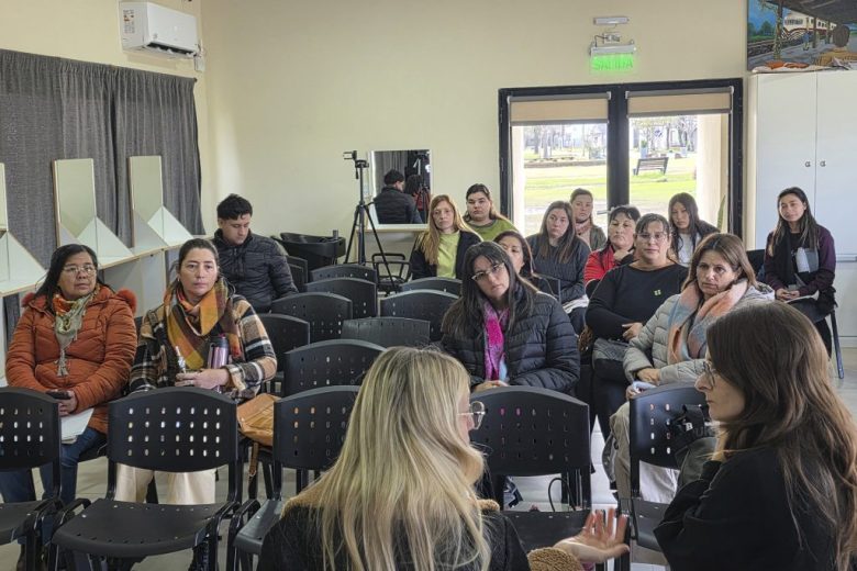 El Ministerio de Desarrollo Humano mantiene las capacitaciones en Ley Micaela para organismos públicos y organizaciones