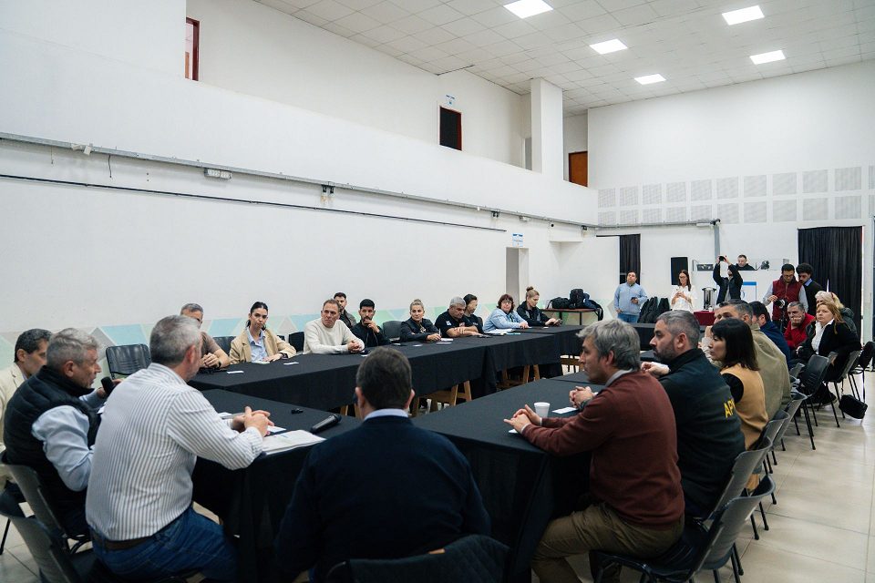 Emturer conforma mesa en Colón para planificar el turismo provincial ante el escenario climático