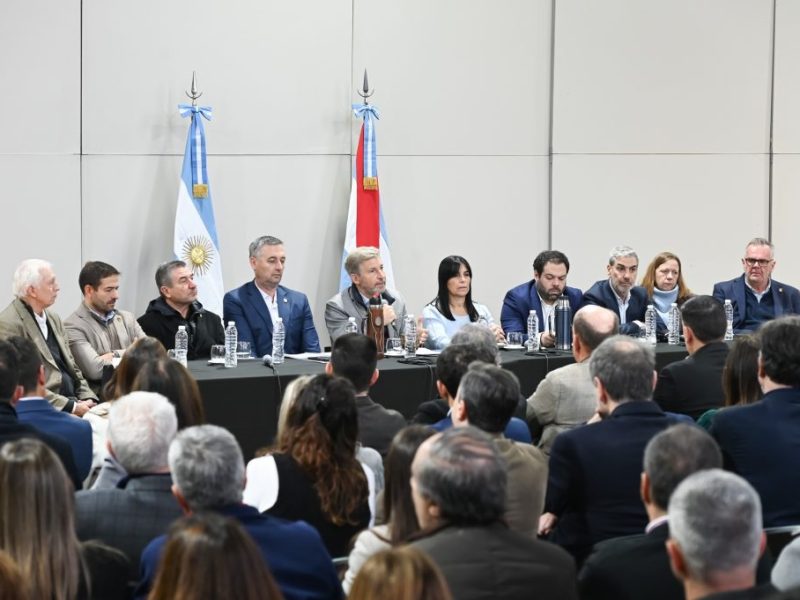 El gobernador Rogelio Frigerio encabezó una reunión de gabinete ampliado para repasar las transformaciones de la gestión