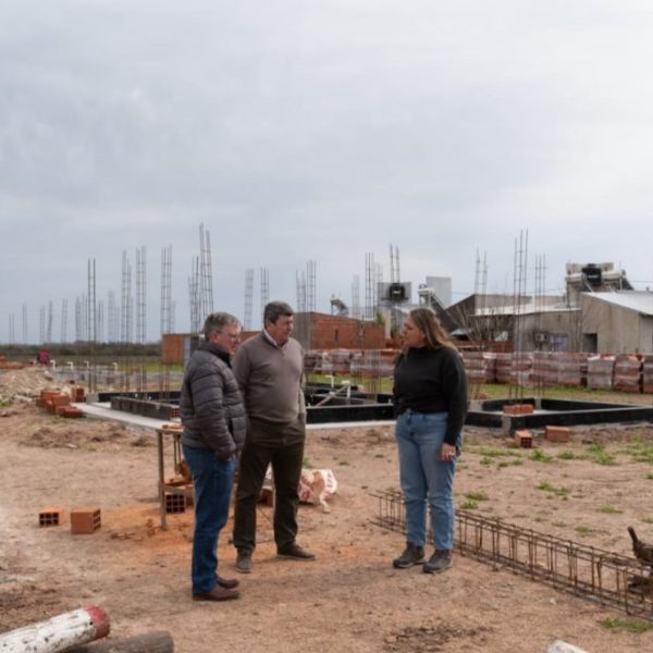 El IAPV y el municipio de María Grande supervisan la construcción de nueve viviendas del programa Ahora Tu Hogar