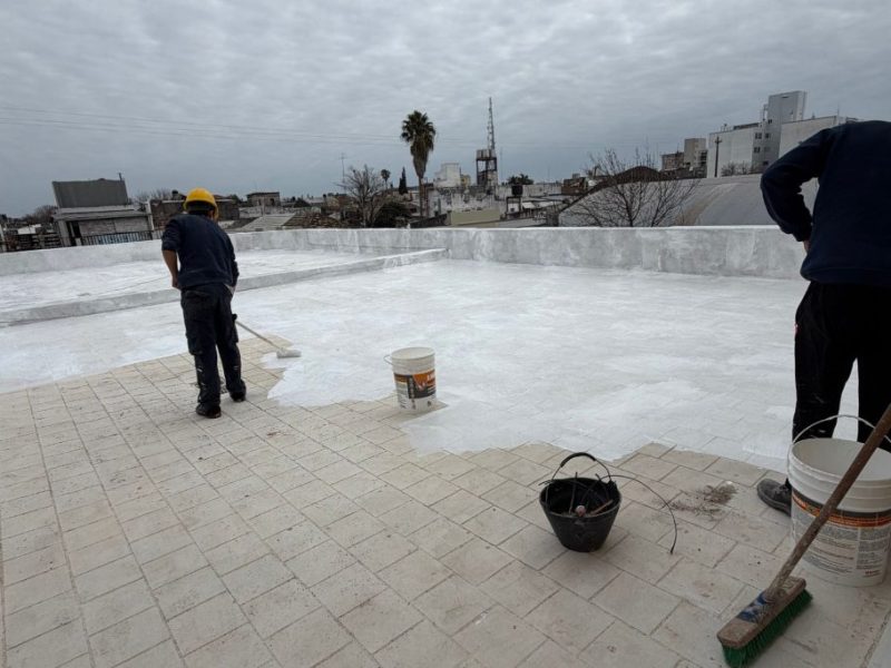 Avanzan las obras de reparación e impermeabilización en la Escuela Normal de Gualeguaychú