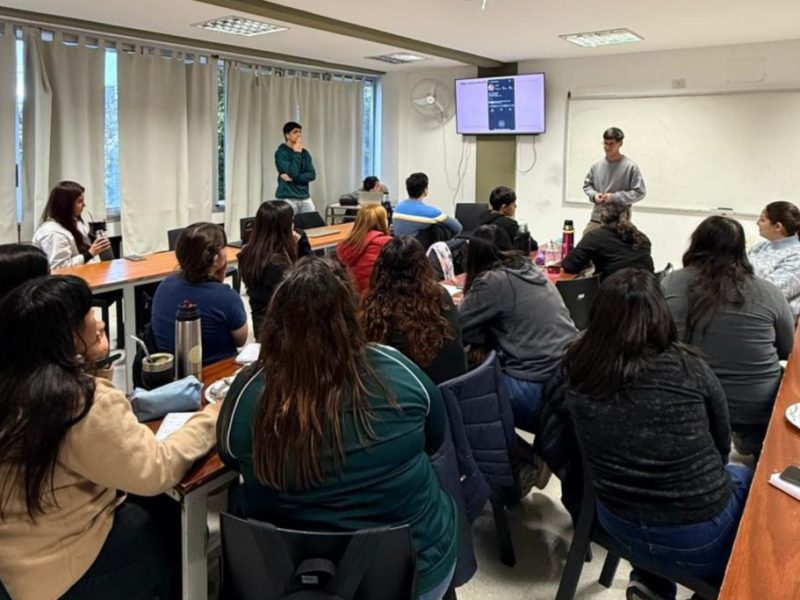 Copnaf y Uader capacitaron a adolescentes en el uso seguro de herramientas digitales y protección de la privacidad