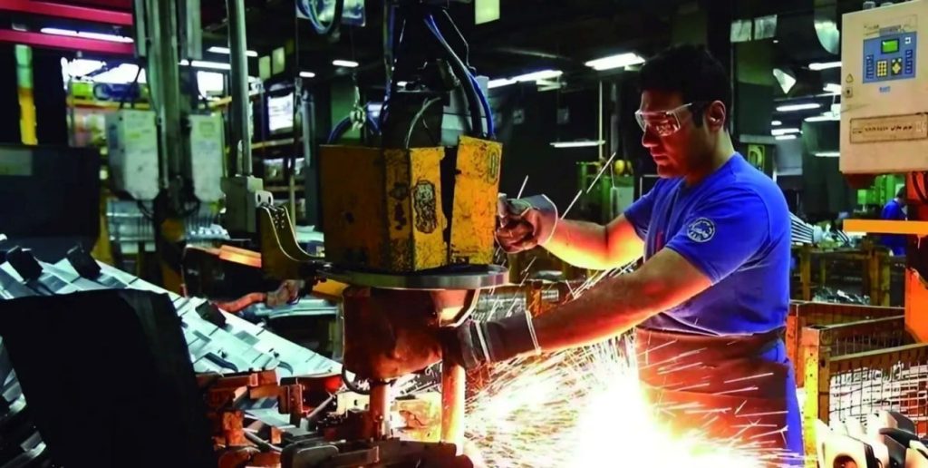 El empleo registrado profundiza su caída y encadena 13 meses consecutivos de retroceso en el país