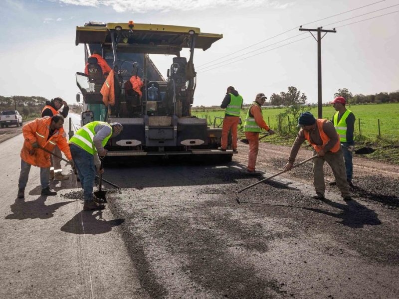 Avanza la pavimentación de la Ruta Provincial 23 con una inversión superior a los 29.000 millones de pesos