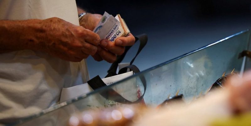 Javier Milei aseguró que hay consumo récord y el oficialismo cruzó los datos tras la caída de ventas en supermercados y shoppings