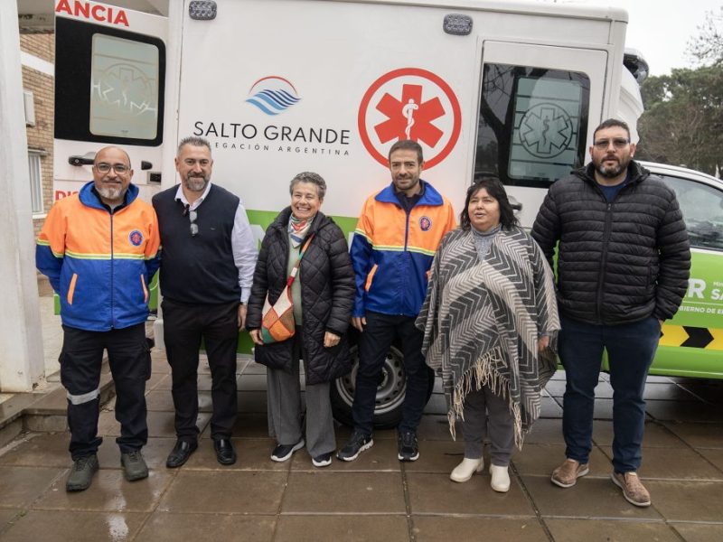 Entre Ríos: entregan una ambulancia y un ecógrafo al hospital de Federal