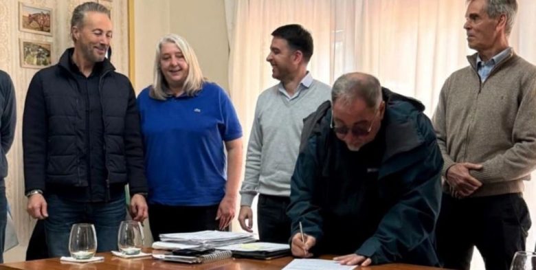 Casilda firmó un convenio con Vialidad Provincial para repavimentar la Ruta 19-S