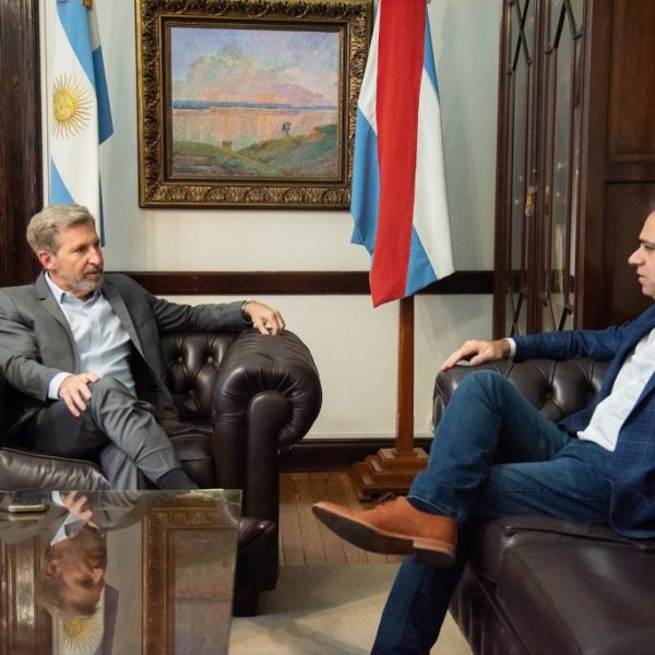 Rogelio Frigerio y Mauricio Davico analizaron temas de gestión hídrica, salud y obras en Casa de Gobierno