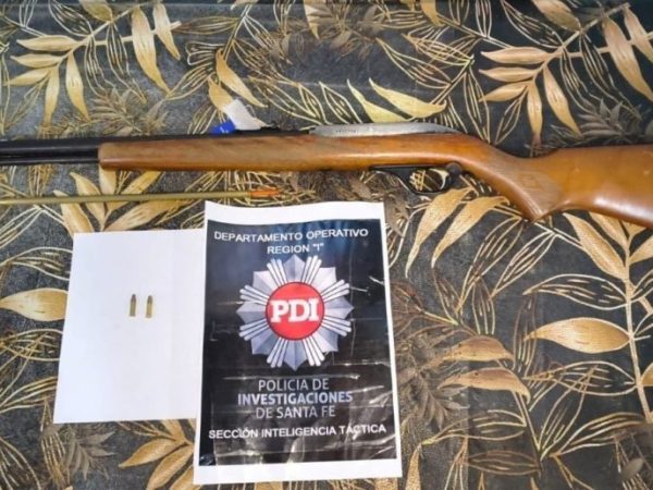 Detuvieron a un hombre armado con una carabina tras un operativo policial en una vivienda de la ciudad de Santa Fe