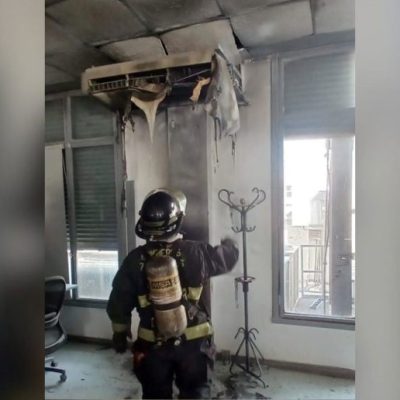 Principio de incendio en un edificio de la peatonal San Martín en Santa Fe movilizó a los Bomberos