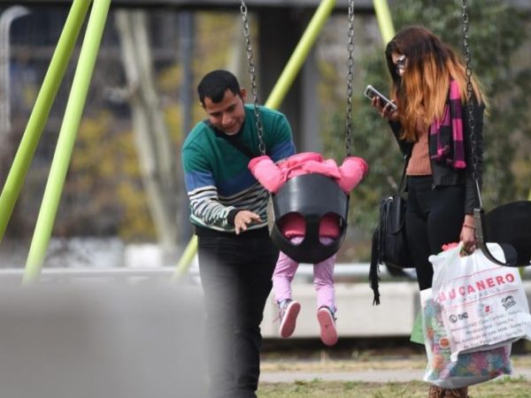 Santa Fe: el municipio licita la compra de juegos infantiles para convertir basurales en plazas barriales
