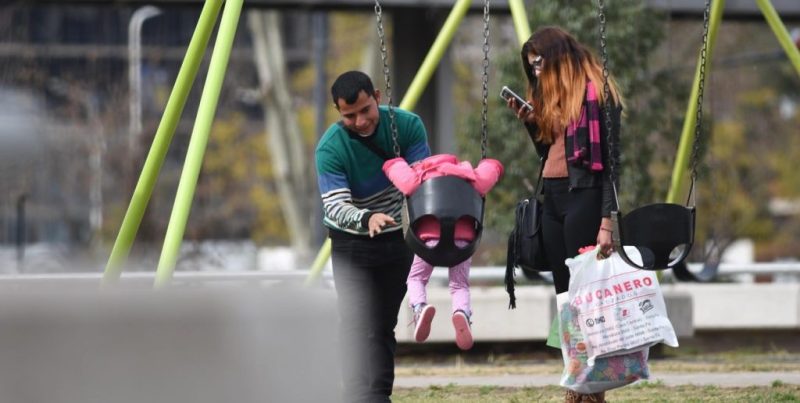 Santa Fe: el municipio licita la compra de juegos infantiles para convertir basurales en plazas barriales