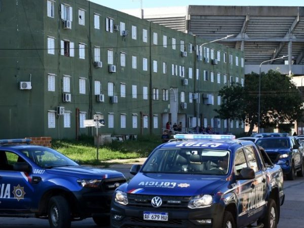 Hirieron a un policía en una barrio de Santa Fe al intentar disuadir una pelea callejera