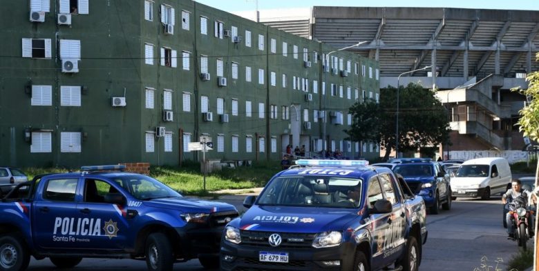 Hirieron a un policía en una barrio de Santa Fe al intentar disuadir una pelea callejera