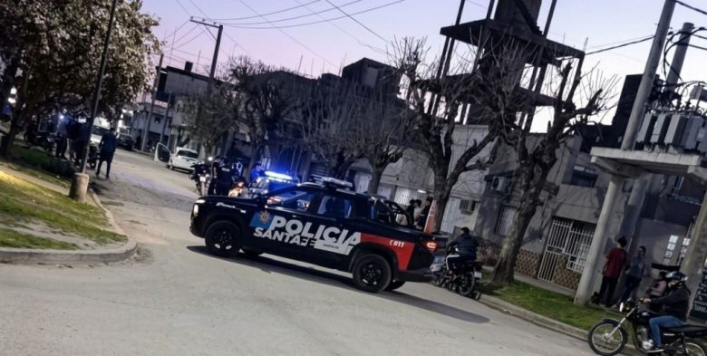 Detuvieron a un motociclista tras una persecución y choque en la ciudad de Santa Fe