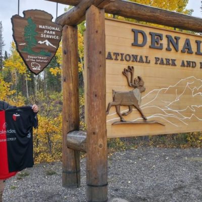 De Santa Fe a Alaska: un periodista santafesino completó su viaje en el extremo norte continental