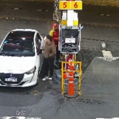 Pity Álvarez protagonizó un choque con su auto en una estación de servicio de la zona norte
