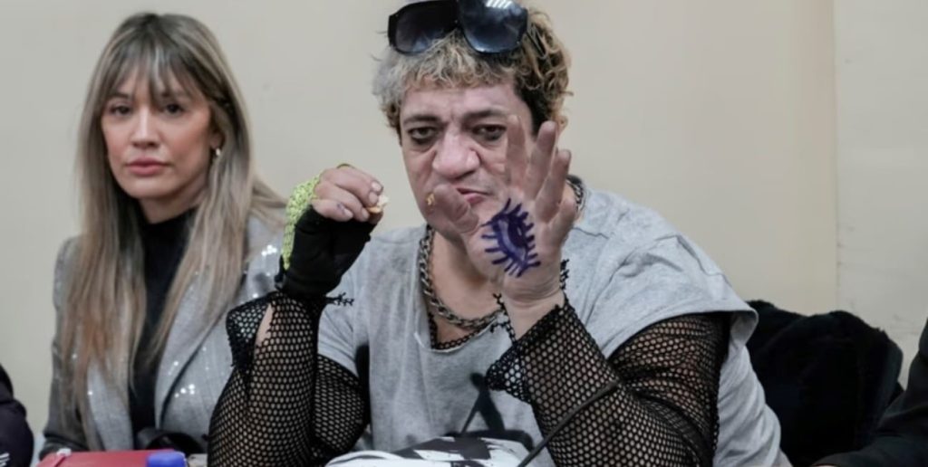 Demoran el juicio a Pity Álvarez tras su internación en un centro de salud mental de la provincia de Buenos Aires