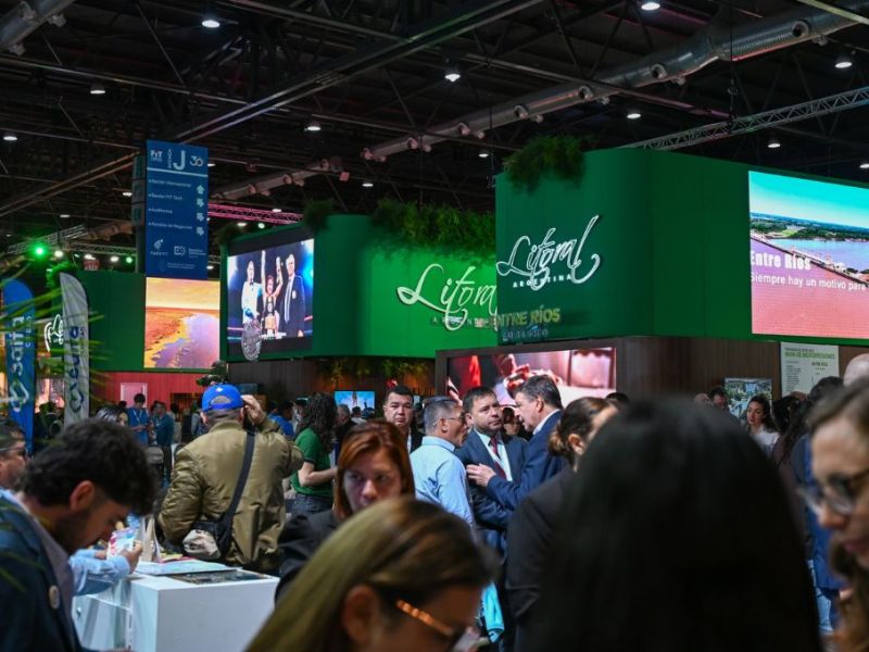 FIT 2026: el gobernador entrerriano recorrió el stand y destacó la integración turística de la Región Litoral