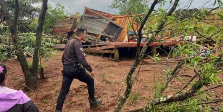 Temporal fatal en Misiones: un muerto y graves destrozos por el temporal de viento y lluvia