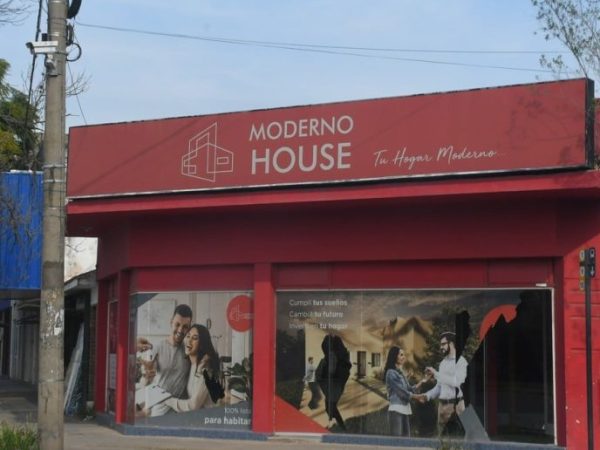 Suspendieron la audiencia clave por las estafas inmobiliarias de Moderno House en los tribunales de Santa Fe