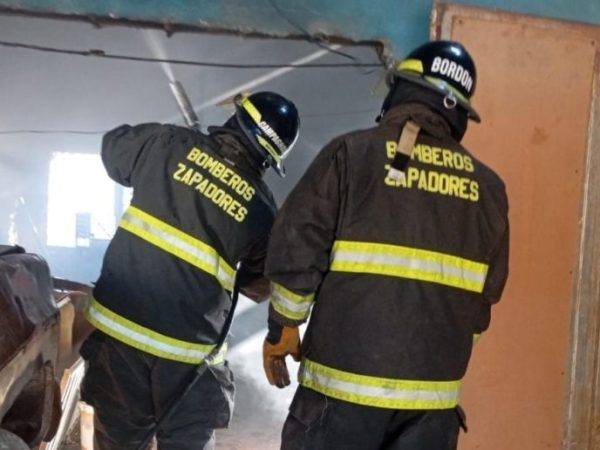 Incendio en una vivienda de Colastiné Norte: trabajaron los bomberos y hubo pérdidas materiales