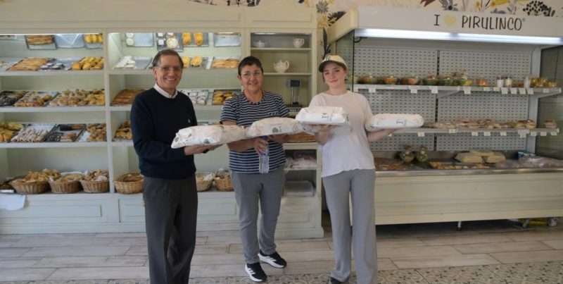 Barrio San Lorenzo: la Parroquia Cristo Obrero recibió los «pirulincos» donados por los goles de Colón