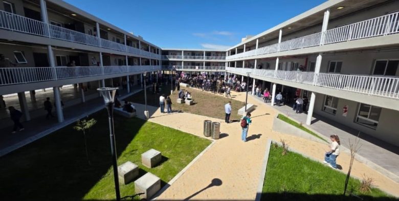 Viviendas en Santa Fe: la Provincia entregó más de 500 casas en una semana en distintos barrios