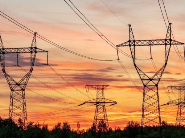 Presupuesto nacional: el Gobierno apunta a que las tarifas de luz y gas cubran el 88% del costo en 2027