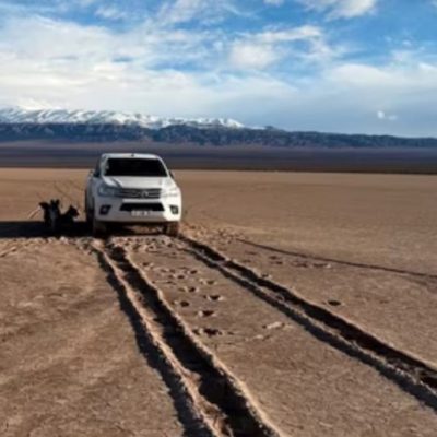 Tras un mes, retiraron la camioneta varada en San Juan y su dueño deberá pagar 6 millones de pesos