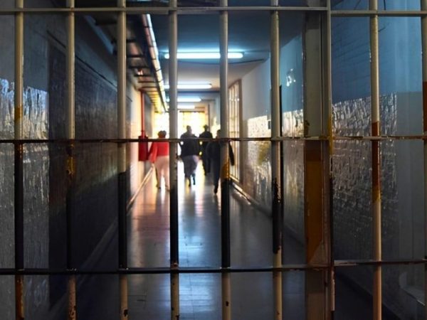 Con eje en el caso Rosario, Nación extendió a mujeres el régimen para presos de alto riesgo