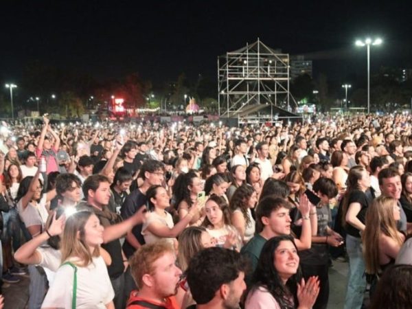 Multitudinaria participación en la Costanera Este en la penúltima jornada del Fan Fest en Santa Fe