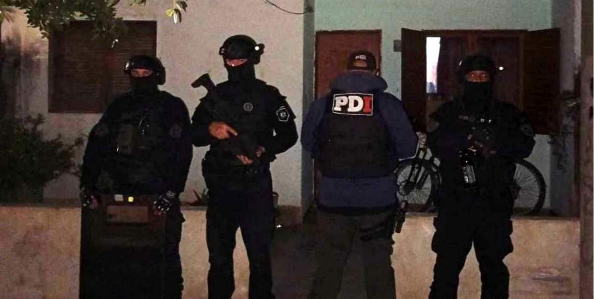 Operativos de la PDI en Ceres: detuvieron a un joven y secuestraron drogas y dinero