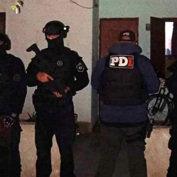 Operativos de la PDI en Ceres: detuvieron a un joven y secuestraron drogas y dinero