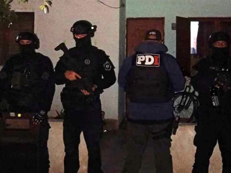 Operativos de la PDI en Ceres: detuvieron a un joven y secuestraron drogas y dinero