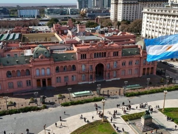 Intensa agenda en Casa Rosada: Javier Milei define la reforma electoral, morosidad y evalúa la visita del Papa
