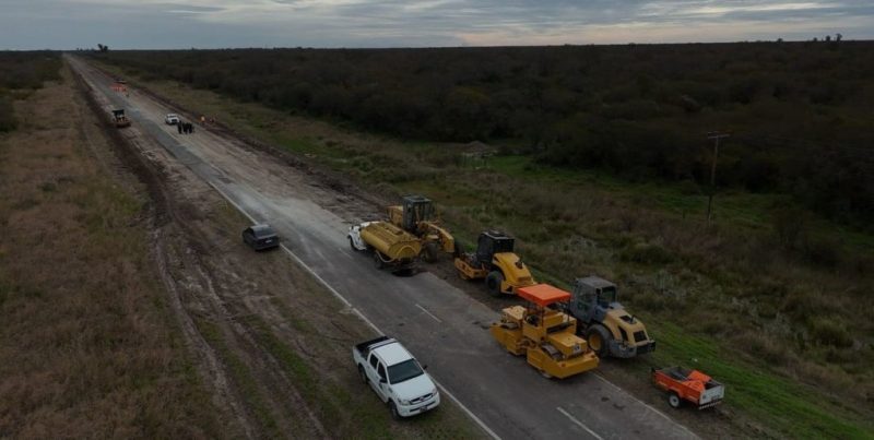 Emergencia agropecuaria: el Gobierno provincial inició obras viales en el acceso a La Gallareta