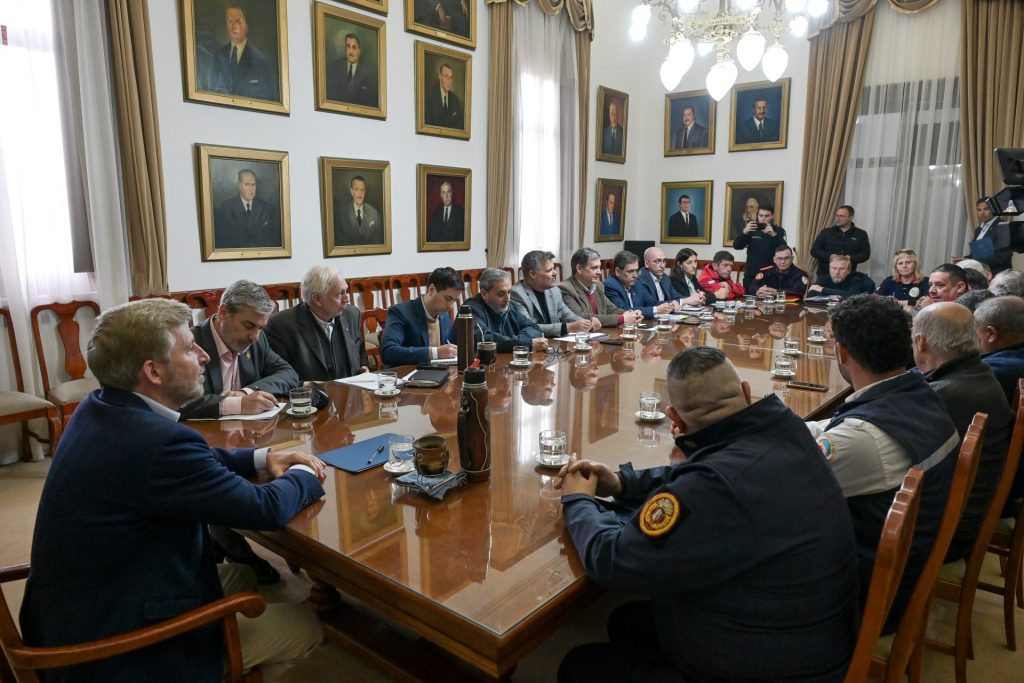 El gobierno provincial y Bomberos Voluntarios acuerdan una agenda para fortalecer el sistema de emergencias