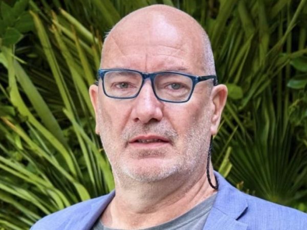 Carlos March advirtió que el sistema educativo promueve la ignorancia cívica
