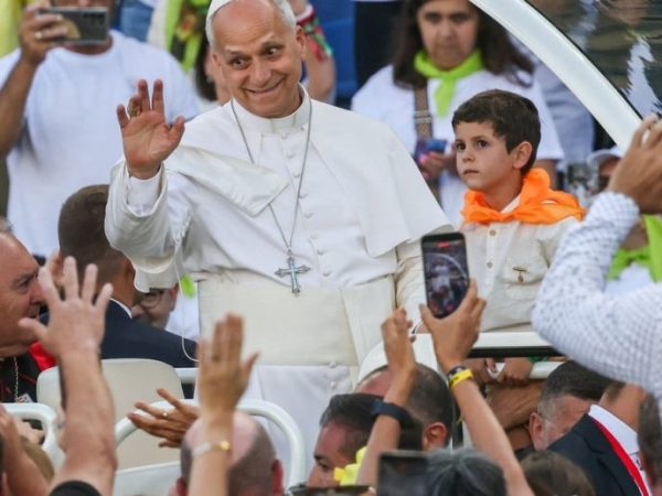 León XIV llega a la Argentina: así avanzan los preparativos de las comunidades de Santa Fe para recibirlo