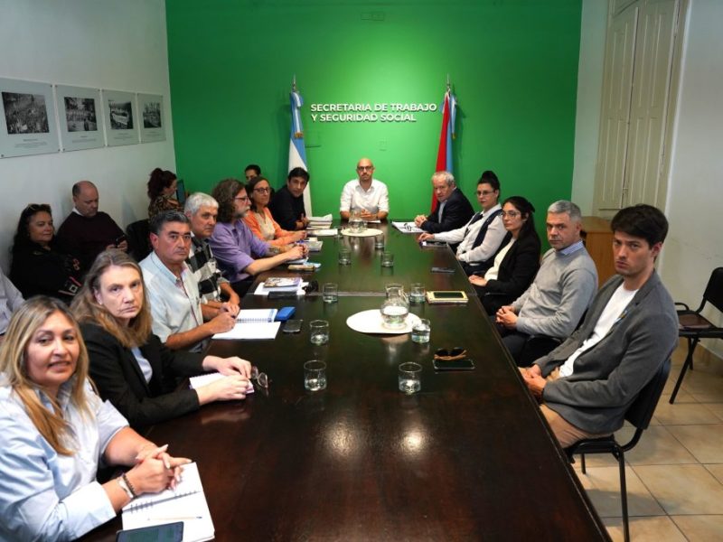 Paritaria docente: el gobierno provincial presentó una propuesta de mejora salarial