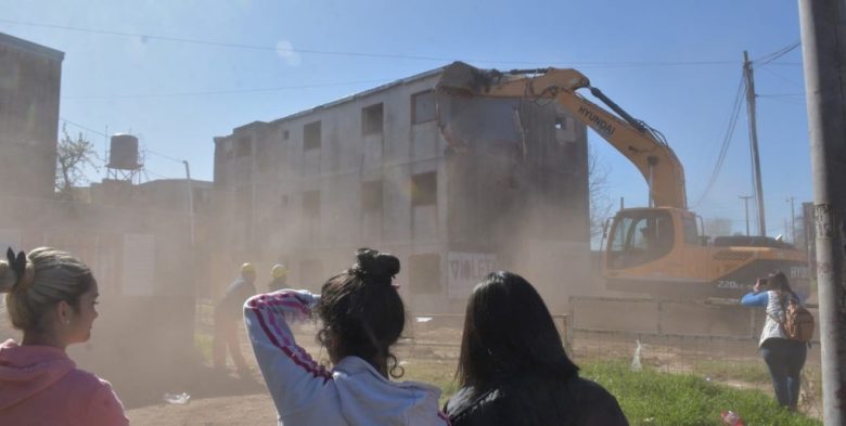 Santa Fe: finaliza la demolición de los últimos monoblocks en Barrio Acería