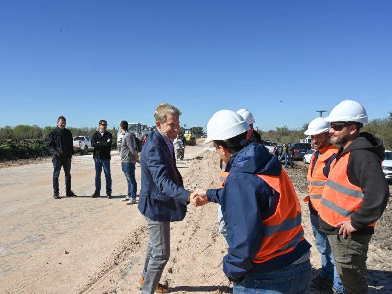 Avanzan las obras en la ruta 20 y el gobernador Rogelio Frigerio destacó un 45 por ciento de ejecución en menos de un año