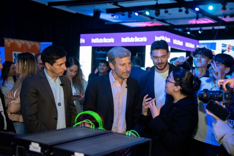 El gobernador Frigerio participó en Campus Party y presentó la plataforma gratuita EntrerrianIA