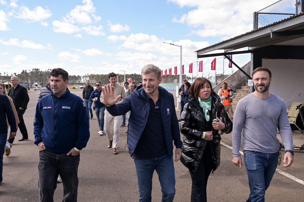 Frigerio y Azcué acompañaron el inicio del TCR South América en Concordia